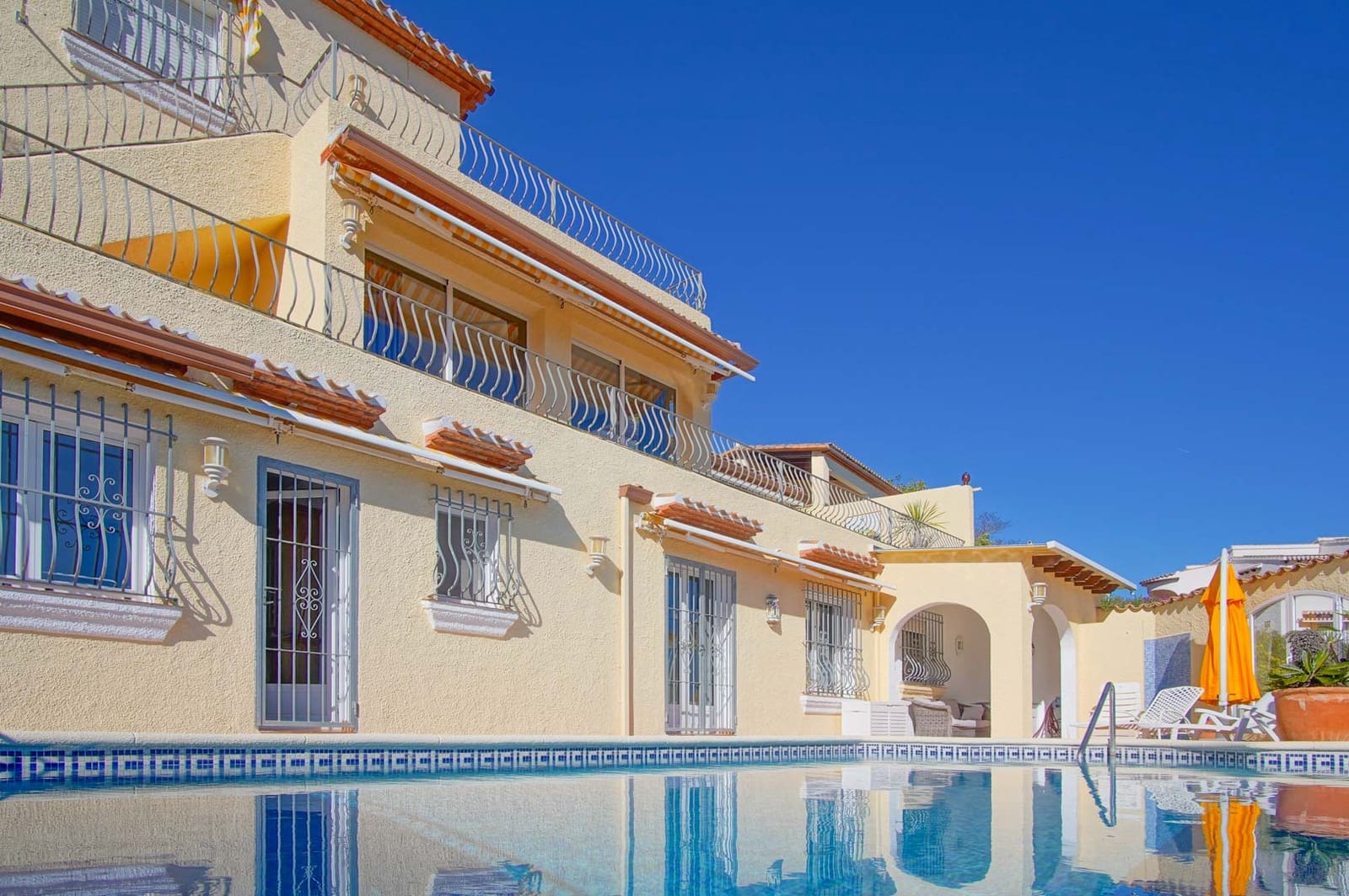 5 soveværelse Villa til salg i Monte Pego med swimmingpool - € 765.000 (Ref: 9115371)