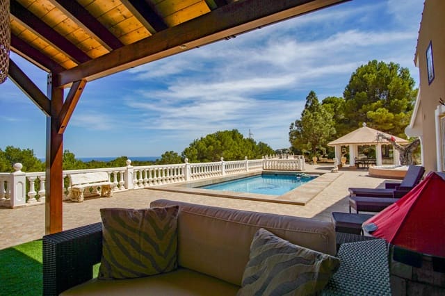 8 soveværelse Villa til salg i La Nucia Pueblo  , La Nucia med swimmingpool - € 2.500.000 (Ref: 9115375)