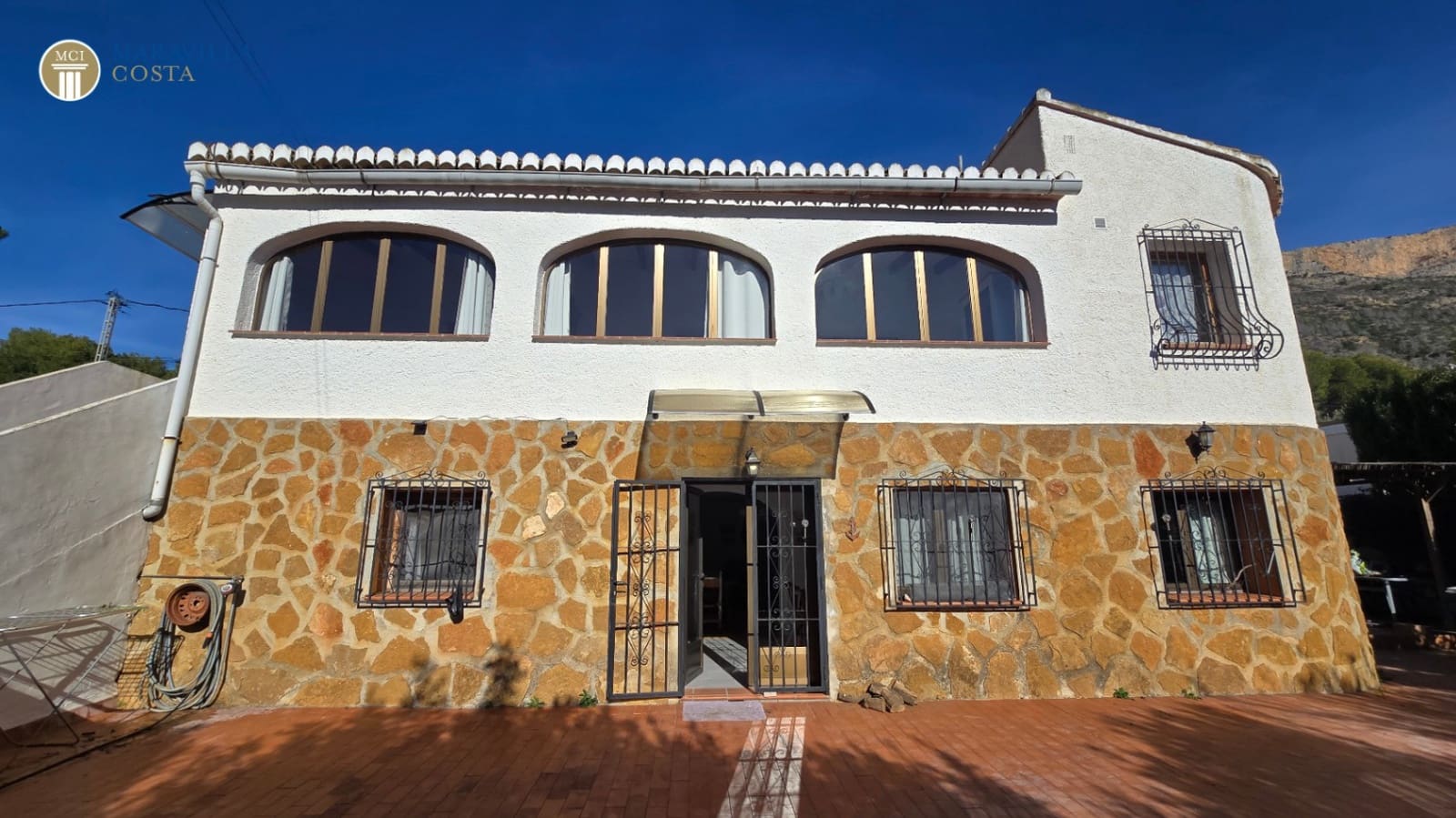 6 quarto Moradia para venda em Denia com piscina garagem - 630 000 € (Ref: 9506416)