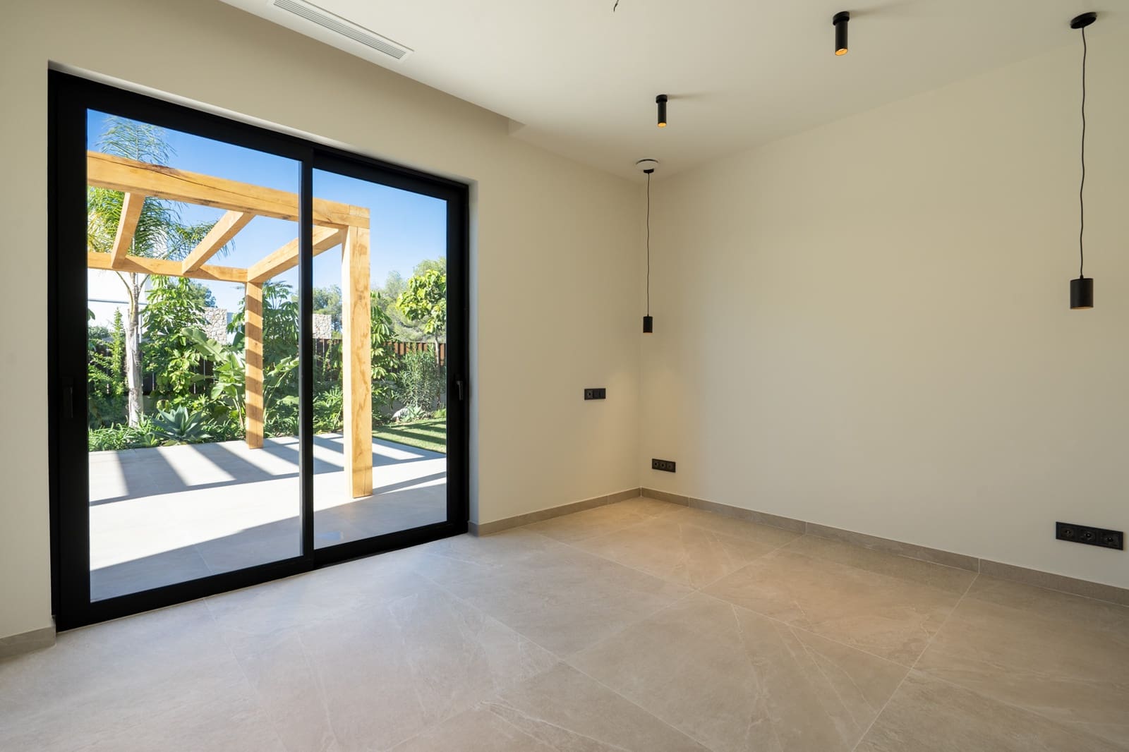 3 bedroom Villa for sale in Javea / Xabia with pool - € 1,749,000 (Ref: 9506565)