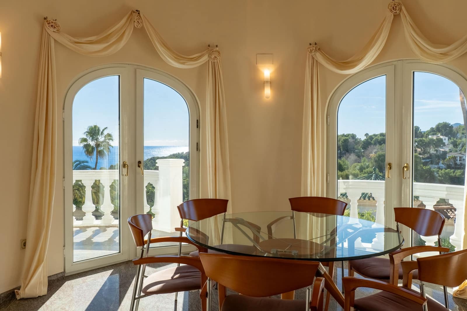 5 soveværelse Villa til salg i Benissa med swimmingpool - € 1.990.000 (Ref: 9506566)