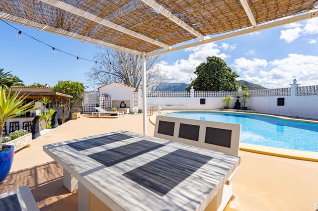 6 bedroom Villa for sale in La Xara, Dénia with pool - € 695,000 (Ref: 9640790)