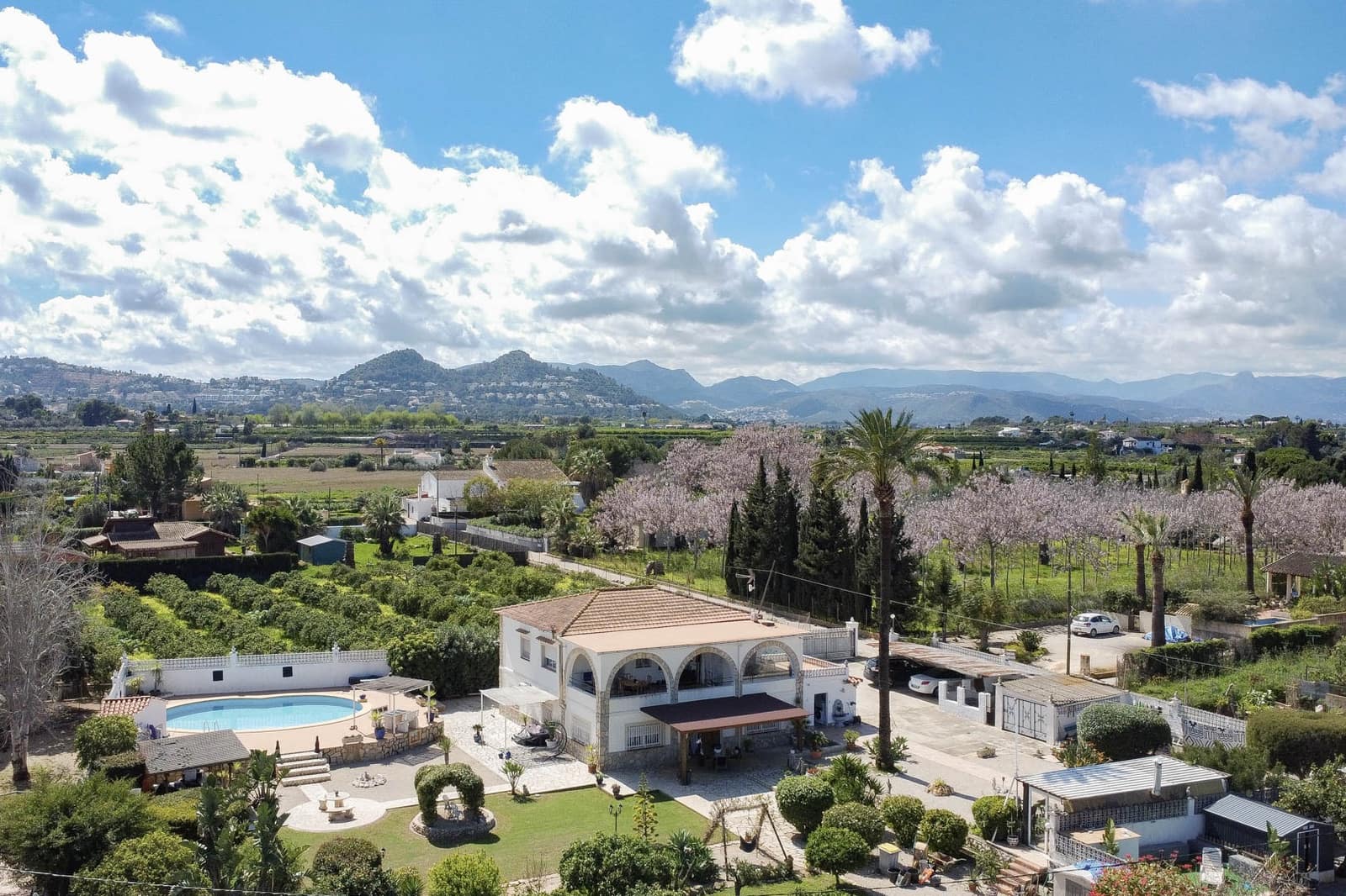 6 bedroom Villa for sale in La Xara with pool - € 695,000 (Ref: 9640790)