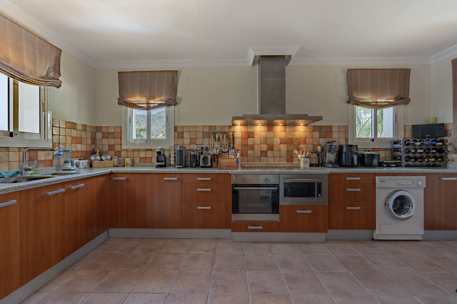 4 sypialnia Willa na sprzedaż w Alhama Springs z basenem garażem - 1 295 000 € (Ref: 9640823)