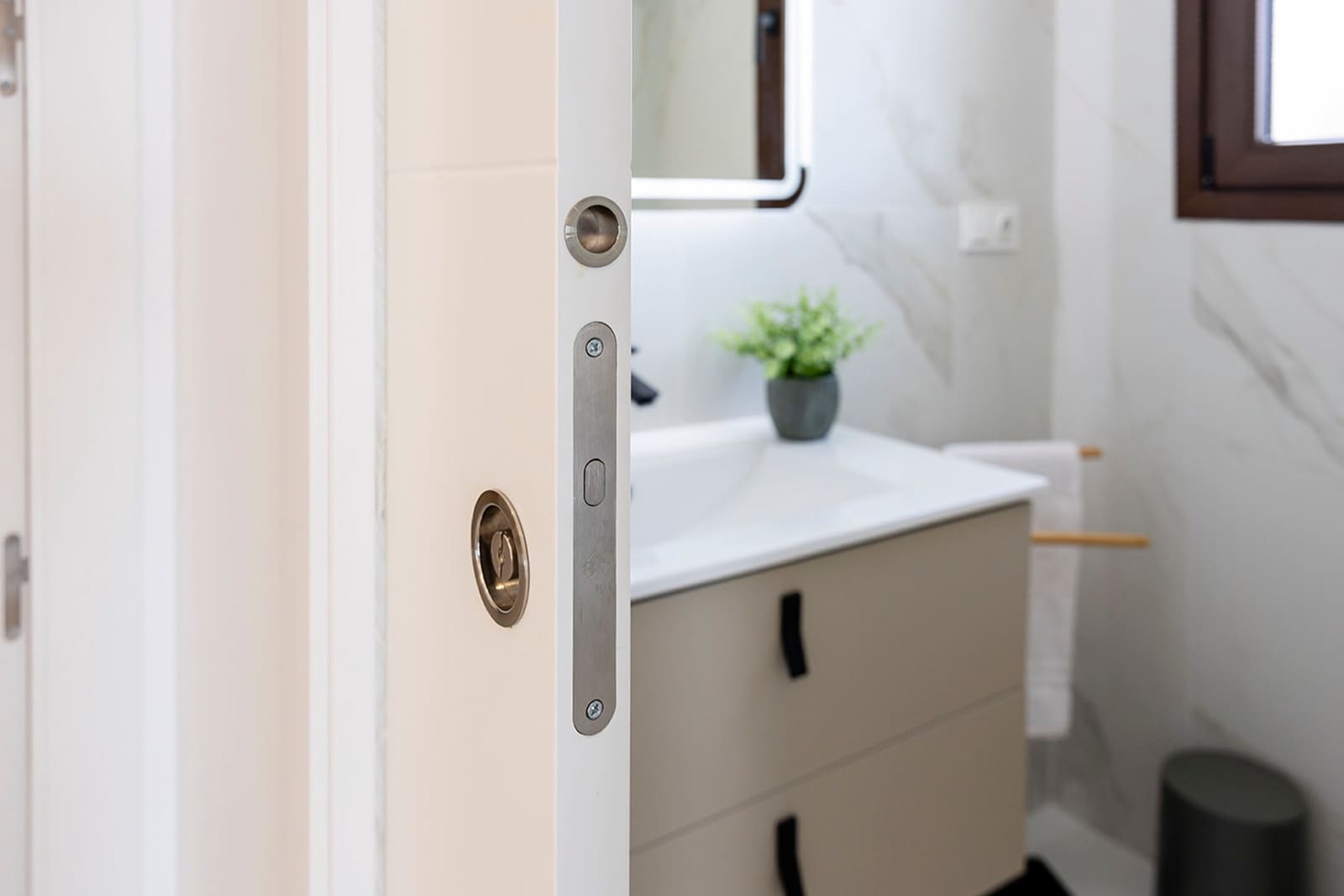 Chalet de 3 habitaciones en Polop en venta con piscina - 759.000 € (Ref: 9640836)