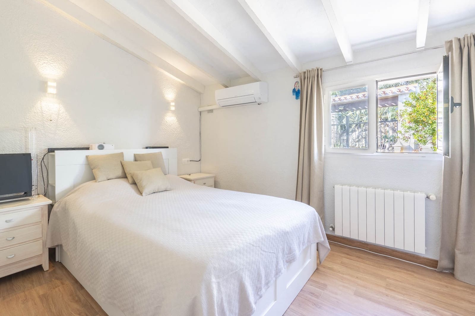 5 slaapkamer Villa te koop in Pinosol met garage - € 790.000 (Ref: 9640841)