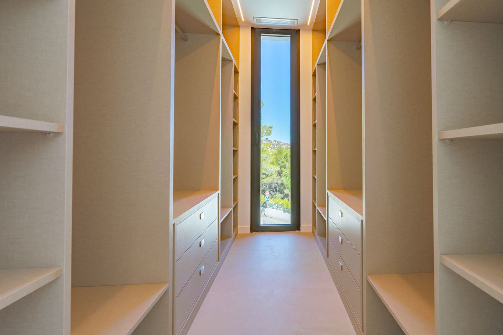 4 bedroom Villa for sale in Moraira with pool garage - € 1,499,000 (Ref: 9640843)