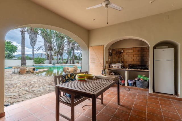 5 bedroom Villa for sale in Ondara with pool garage - € 1,490,000 (Ref: 9640849)