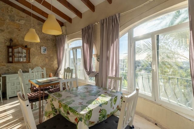 4 bedroom Villa for sale in Benissa with pool garage - € 700,000 (Ref: 9640852)