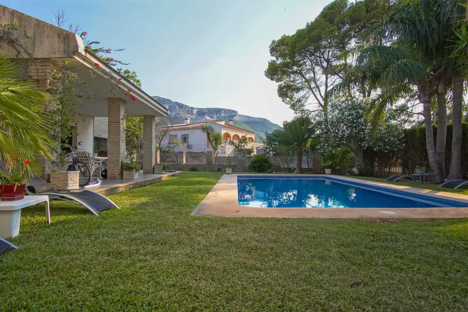 4 bedroom Villa for sale in Denia with pool - € 1,190,000 (Ref: 9645484)