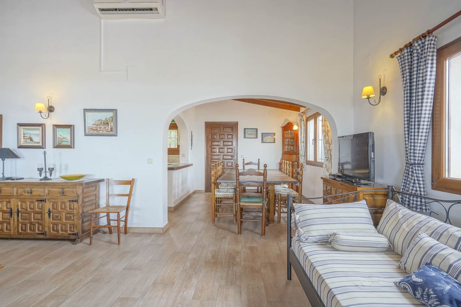 Chalet de 5 habitaciones en Monte Pego en venta con piscina garaje - 575.000 € (Ref: 9645499)