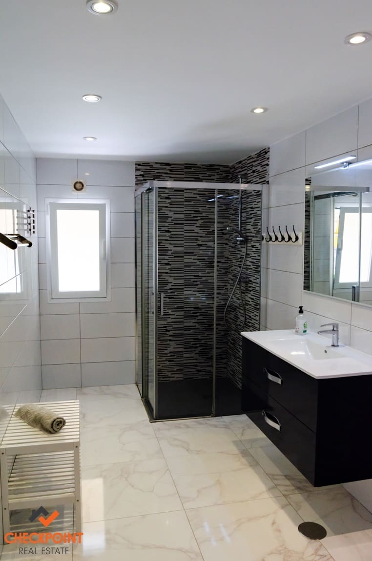 15 soveværelse Finca/Landehus til salg i Orxeta med swimmingpool garage - € 950.000 (Ref: 9215736)