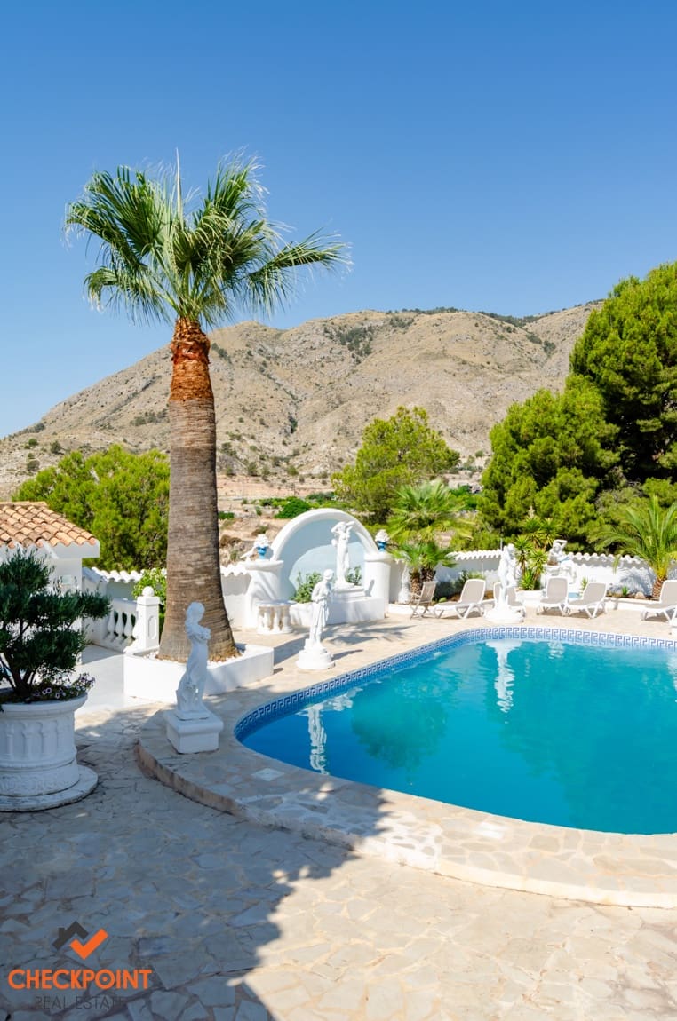 15 soveværelse Finca/Landehus til salg i Orxeta med swimmingpool garage - € 950.000 (Ref: 9215736)