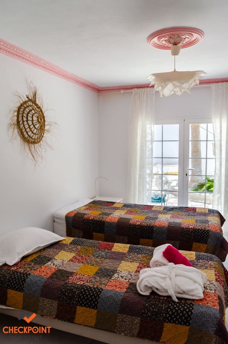 15 soveværelse Finca/Landehus til salg i Orxeta med swimmingpool garage - € 950.000 (Ref: 9215736)