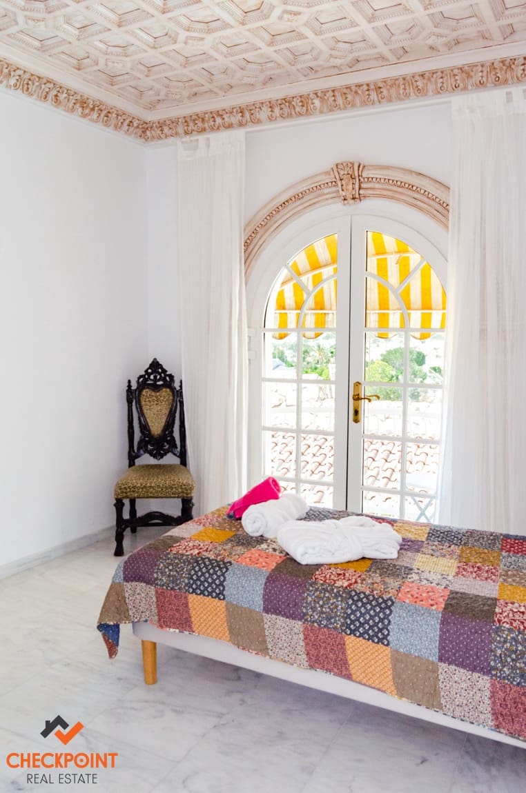 15 soveværelse Finca/Landehus til salg i Orxeta med swimmingpool garage - € 950.000 (Ref: 9215736)