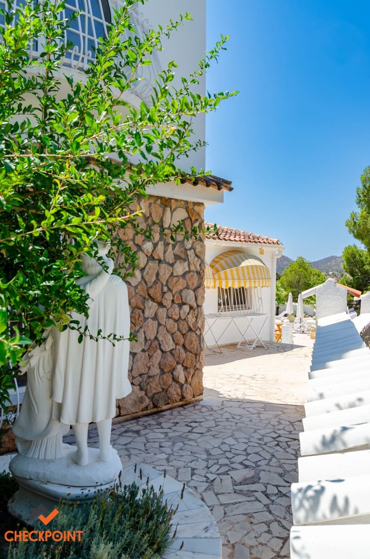 15 soveværelse Finca/Landehus til salg i Orxeta med swimmingpool garage - € 950.000 (Ref: 9215736)