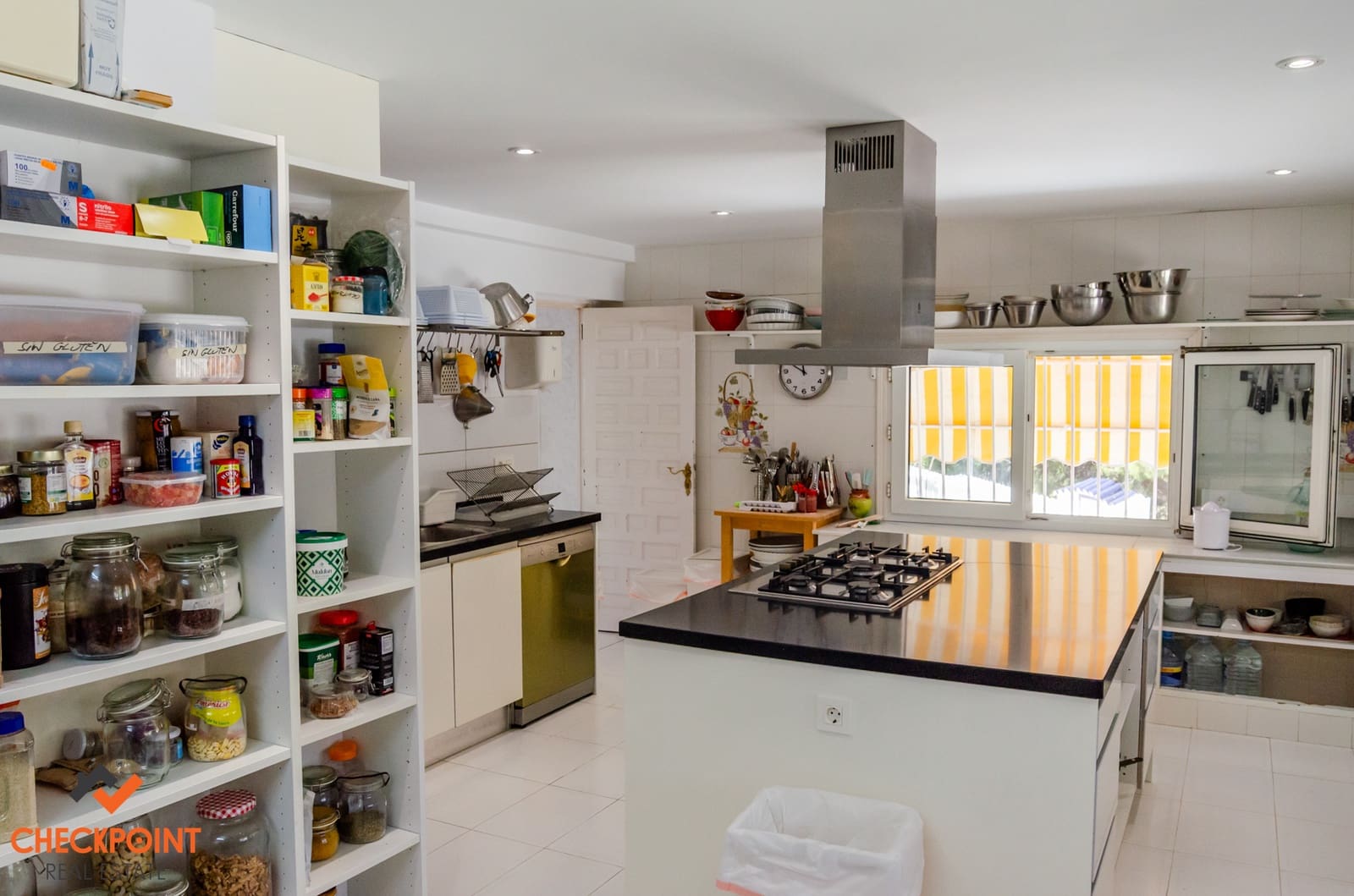 15 soveværelse Finca/Landehus til salg i Orxeta med swimmingpool garage - € 950.000 (Ref: 9215736)