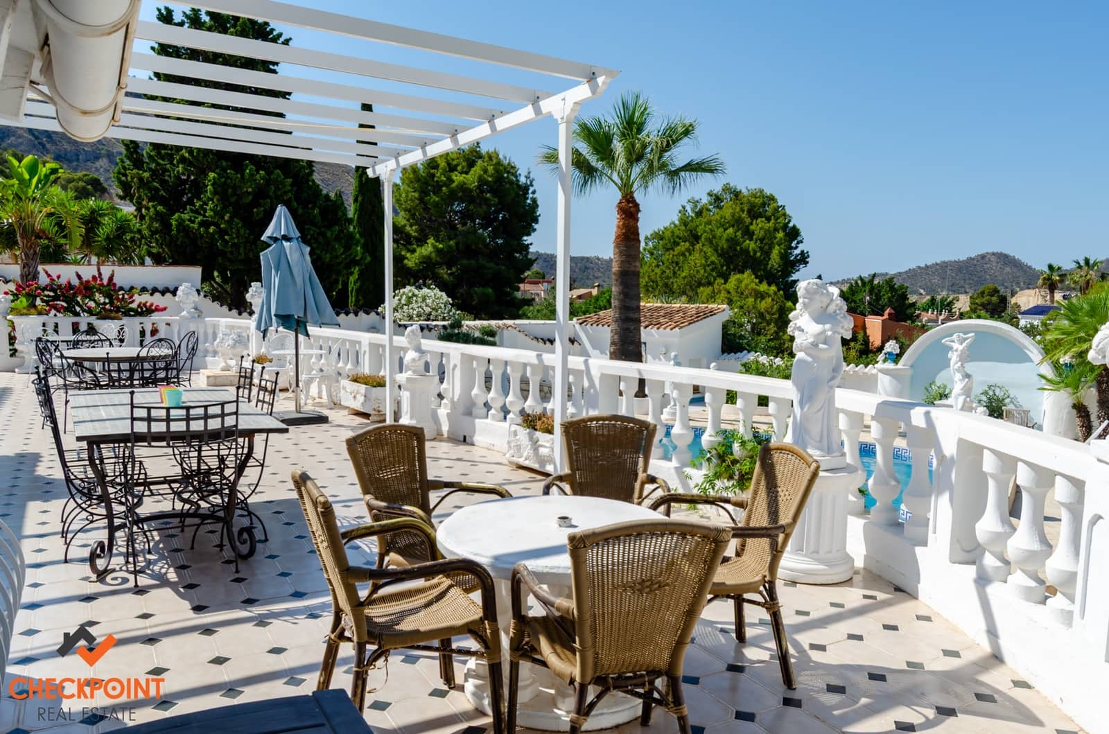 15 soveværelse Finca/Landehus til salg i Orxeta med swimmingpool garage - € 950.000 (Ref: 9215736)