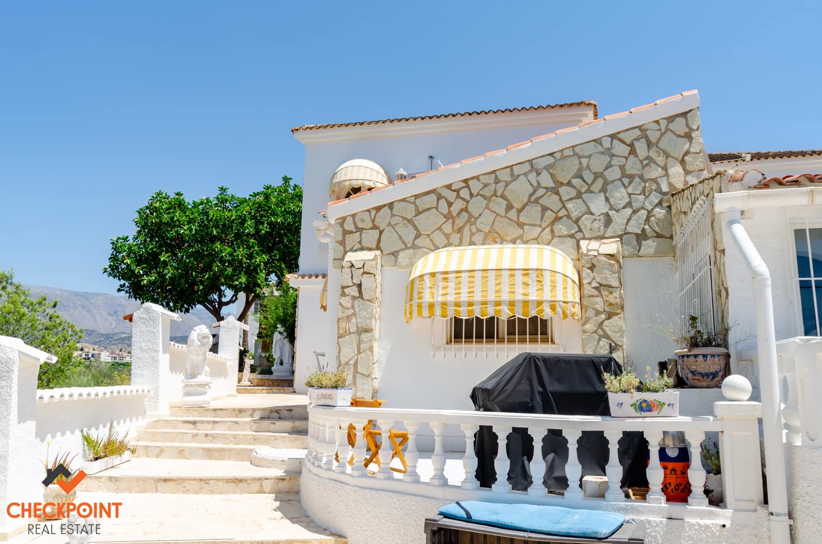 15 soveværelse Finca/Landehus til salg i Orxeta med swimmingpool garage - € 950.000 (Ref: 9215736)