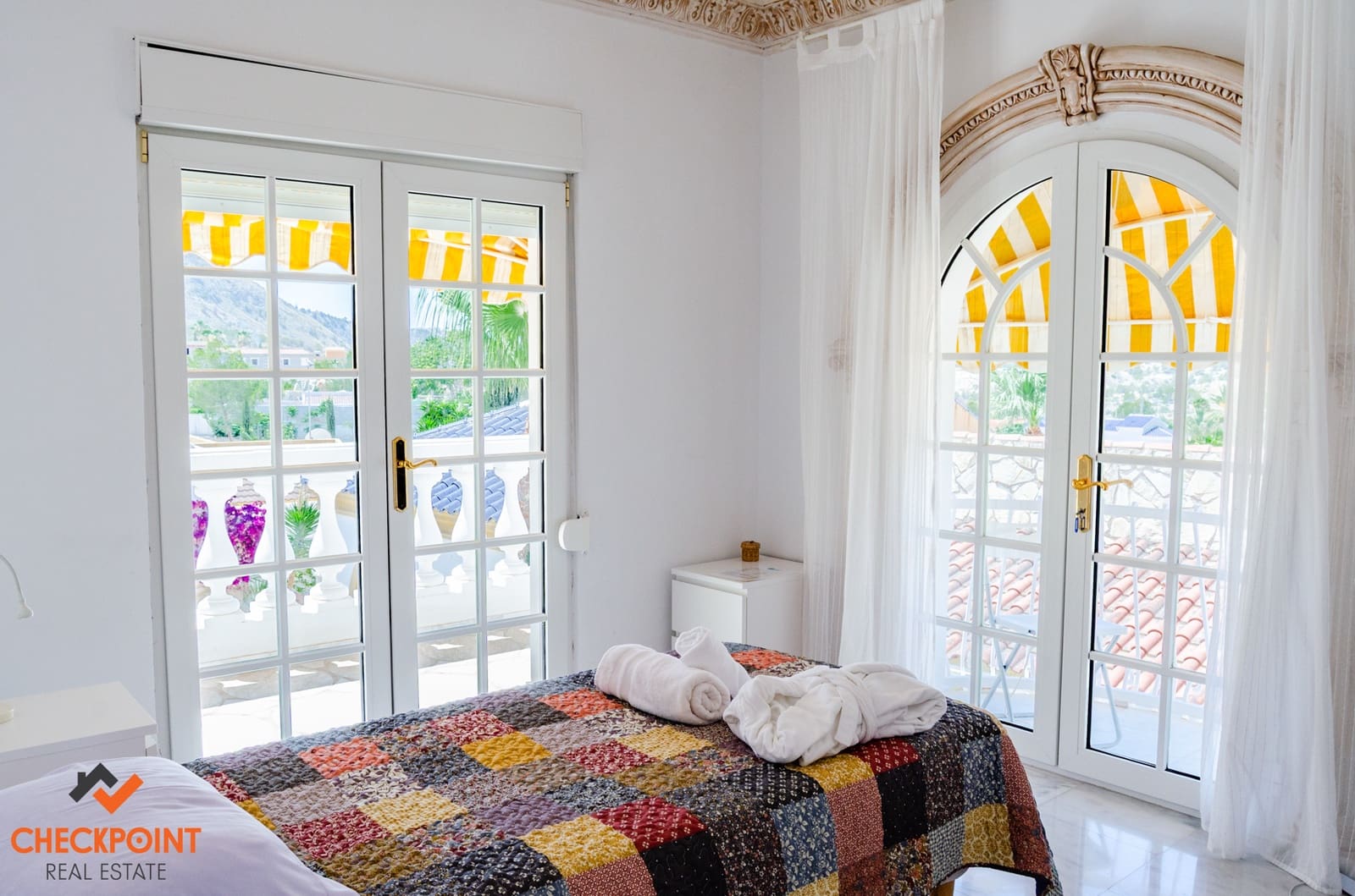 15 soveværelse Finca/Landehus til salg i Orxeta med swimmingpool garage - € 950.000 (Ref: 9215736)