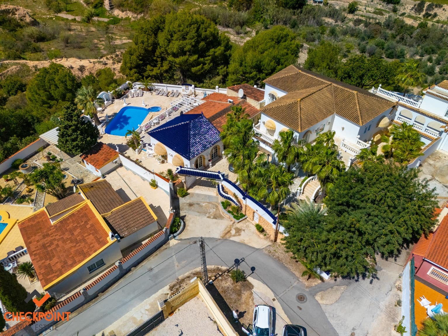 15 soveværelse Finca/Landehus til salg i Orxeta med swimmingpool garage - € 950.000 (Ref: 9215736)