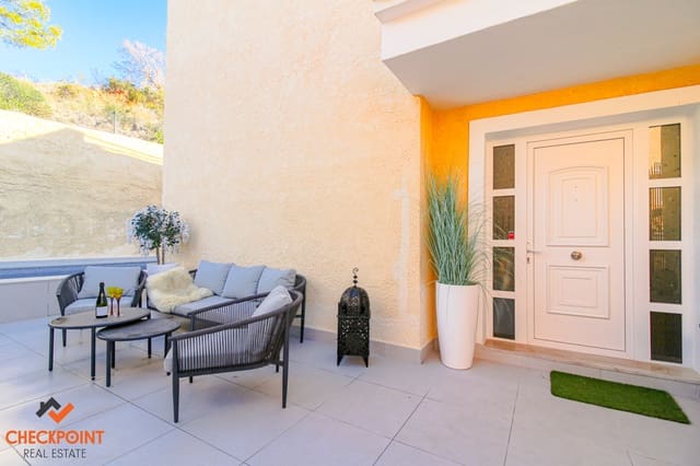 3 soveværelse Villa til salg i Albir, Alfaz del Pi / L'Alfàs del Pi med swimmingpool garage - € 595.000 (Ref: 9548644)