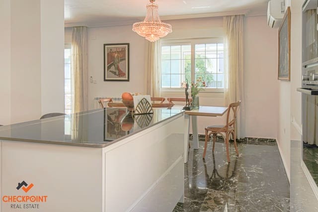 3 soveværelse Villa til salg i Albir, Alfaz del Pi / L'Alfàs del Pi med swimmingpool garage - € 595.000 (Ref: 9548644)