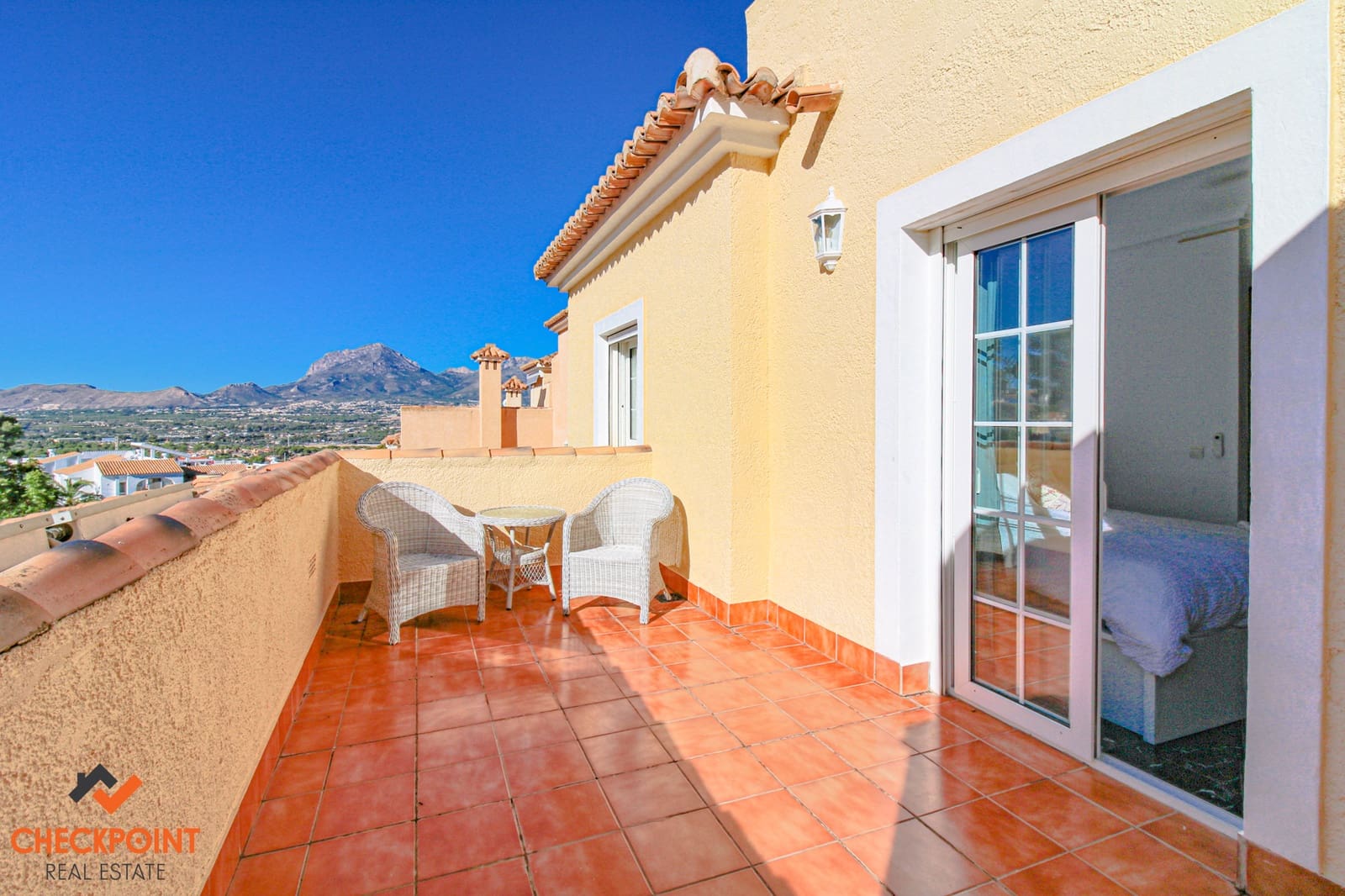 3 bedroom Villa for sale in Albir with pool garage - € 595,000 (Ref: 9548644)