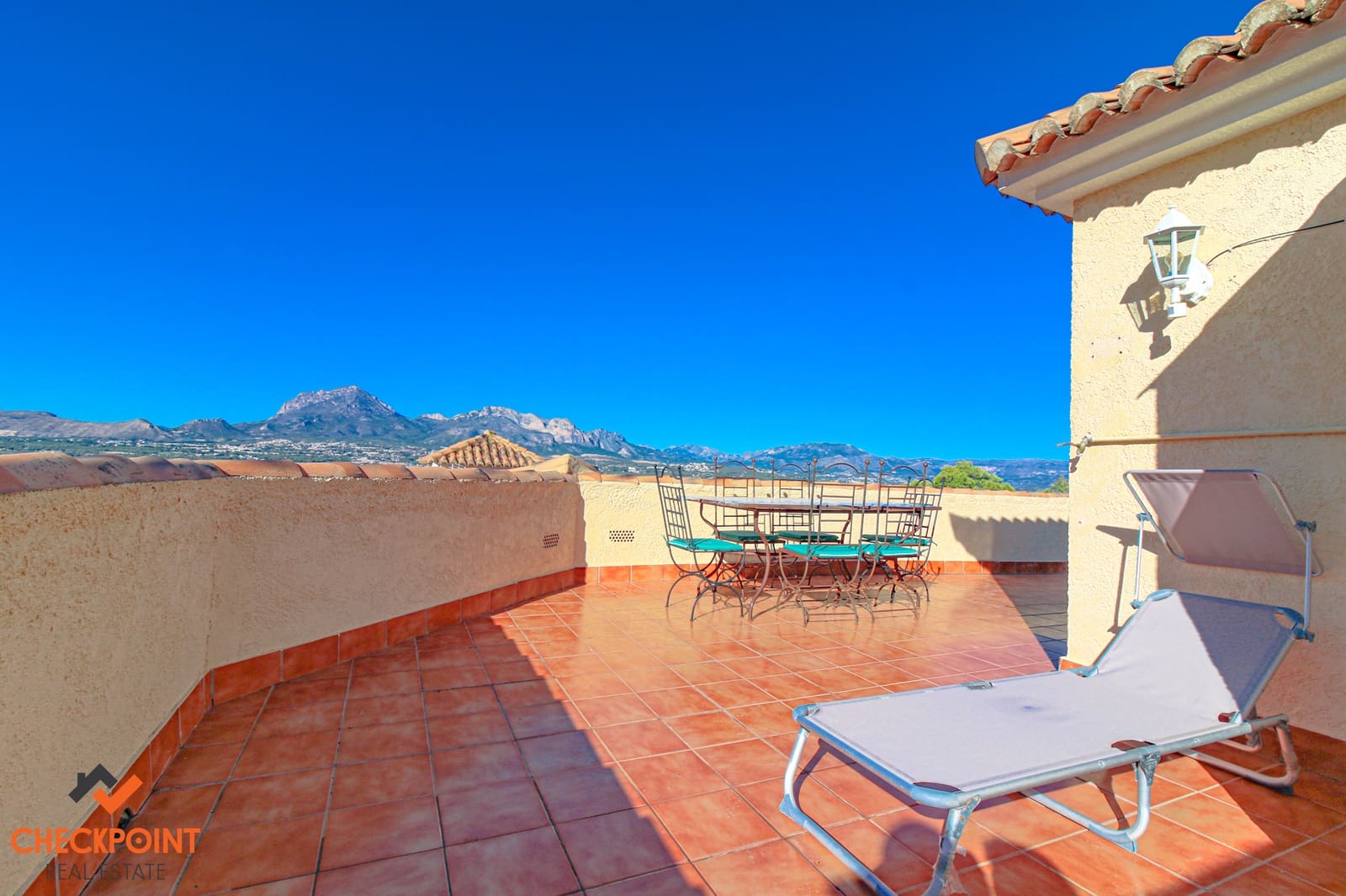 3 bedroom Villa for sale in Albir with pool garage - € 595,000 (Ref: 9548644)