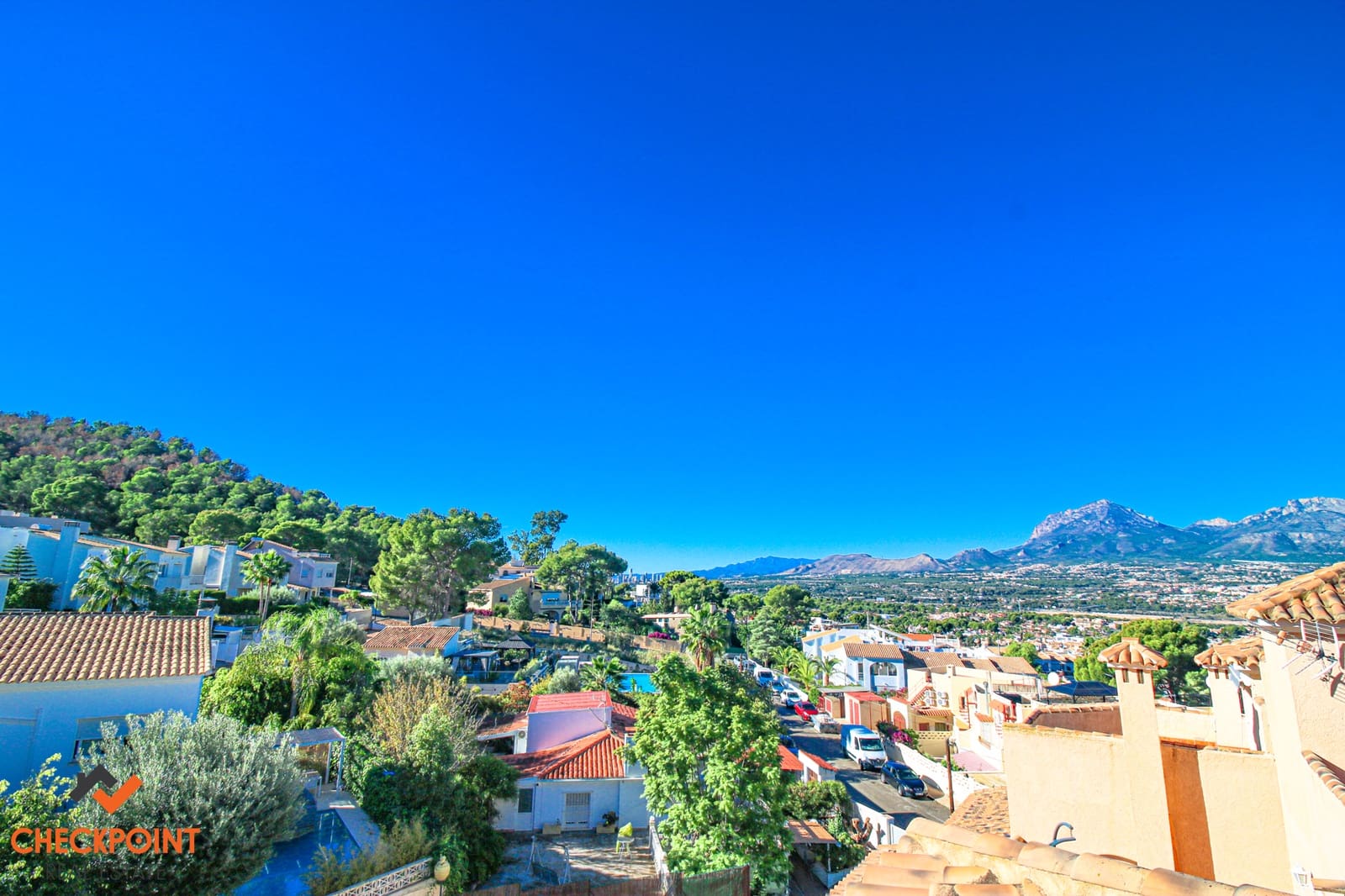 3 bedroom Villa for sale in Albir with pool garage - € 595,000 (Ref: 9548644)