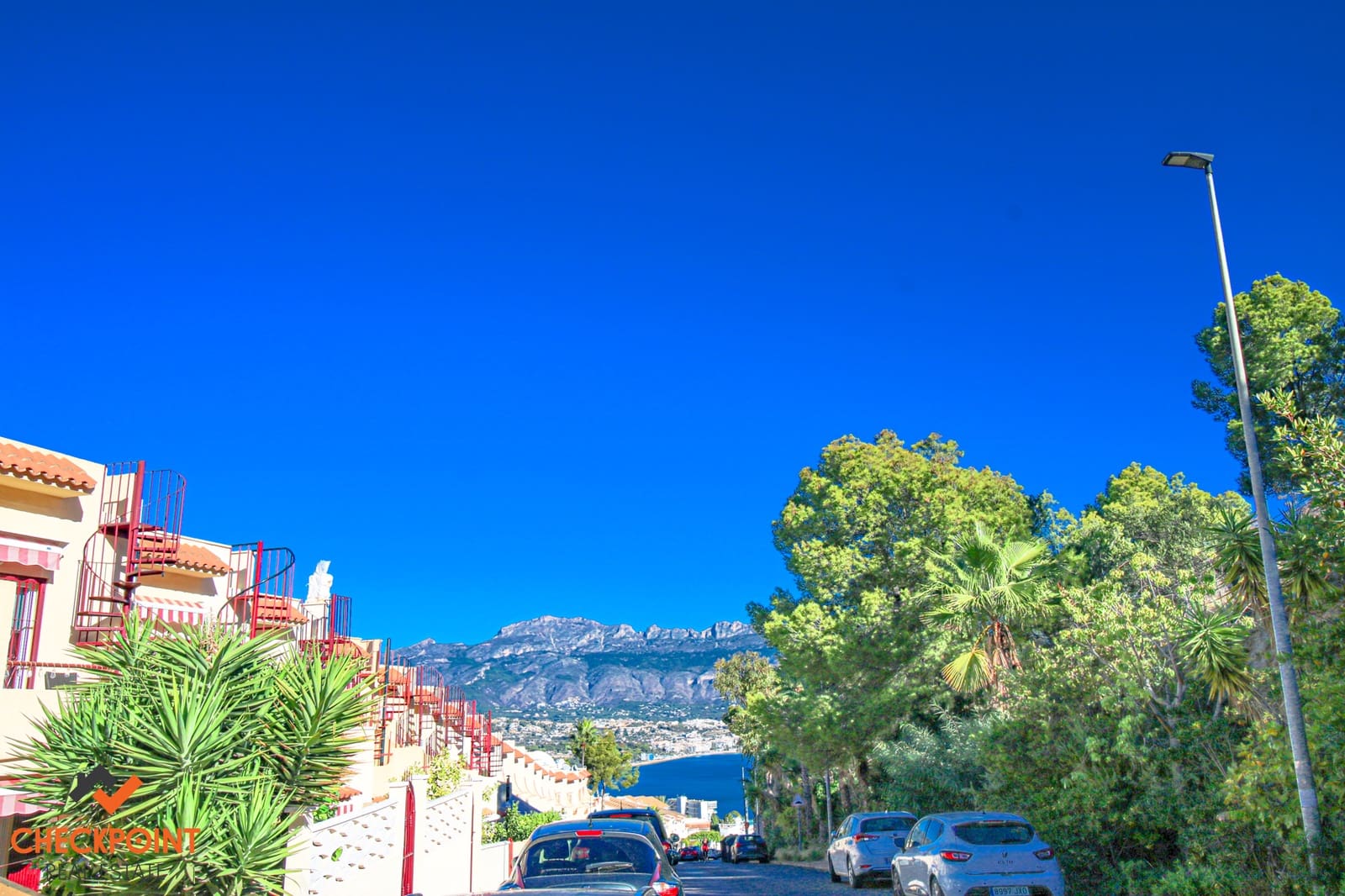 3 bedroom Villa for sale in Albir with pool garage - € 595,000 (Ref: 9548644)