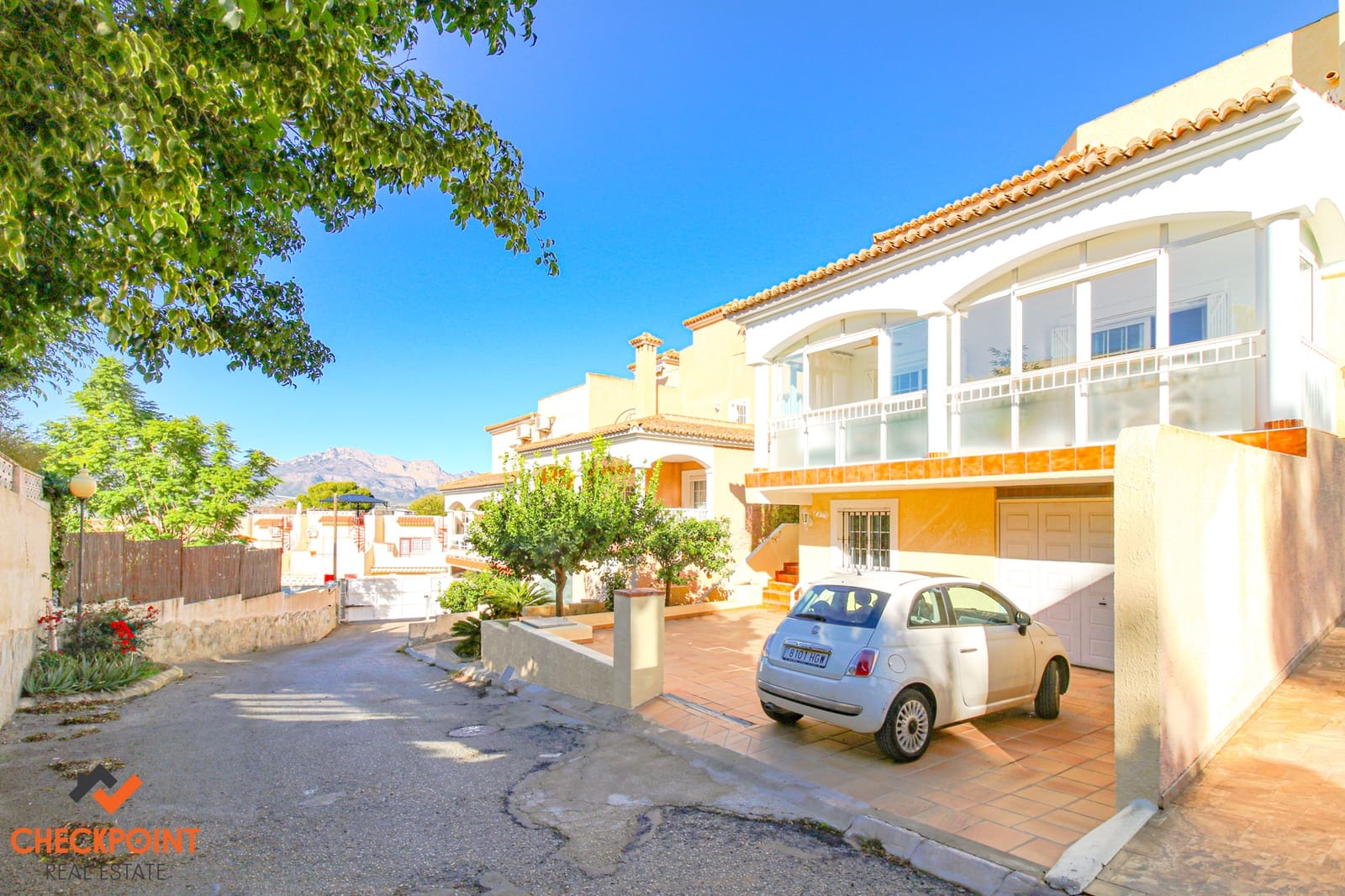 3 bedroom Villa for sale in Albir with pool garage - € 595,000 (Ref: 9548644)