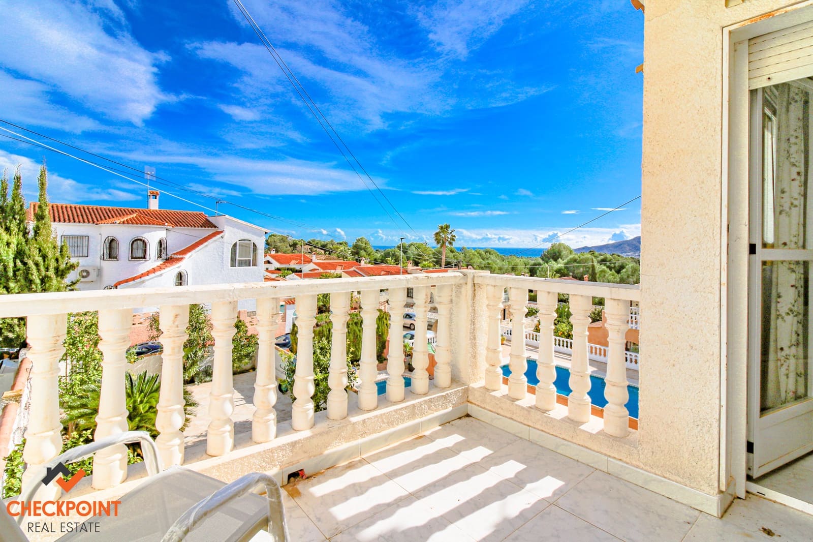 Bungalow de 3 habitaciones en Alfaz del Pi / L'Alfàs del Pi en venta con piscina - 339.000 € (Ref: 9640495)