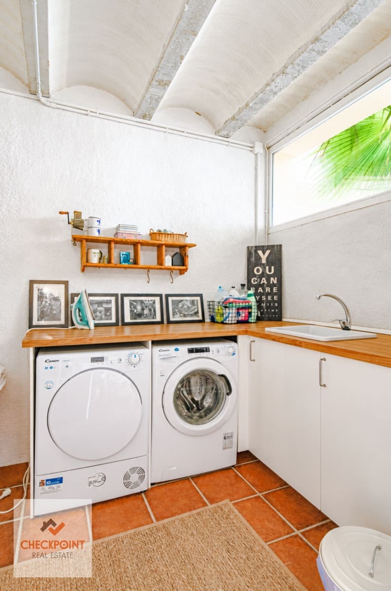 5 slaapkamer Villa te koop in La Nucia met zwembad garage - € 780.000 (Ref: 9968912)