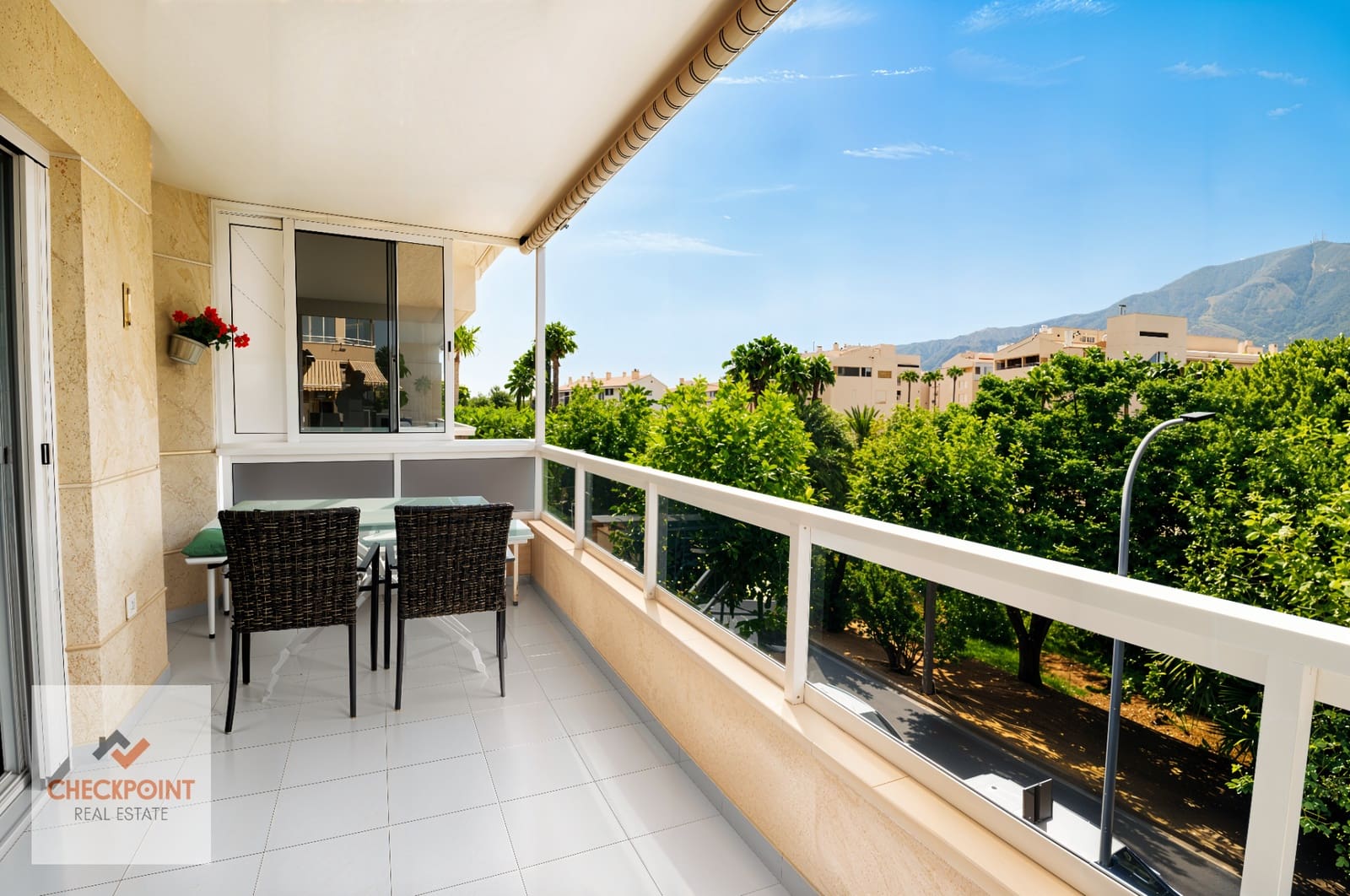 3 bedroom Apartment for sale in Alfaz del Pi / L'Alfas del Pi with pool garage - € 435,000 (Ref: 9973577)