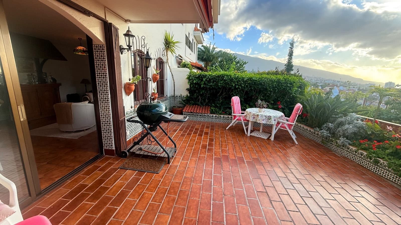 1 bedroom Apartment for sale in Puerto de la Cruz with pool garage - € 335,000 (Ref: 10036346)