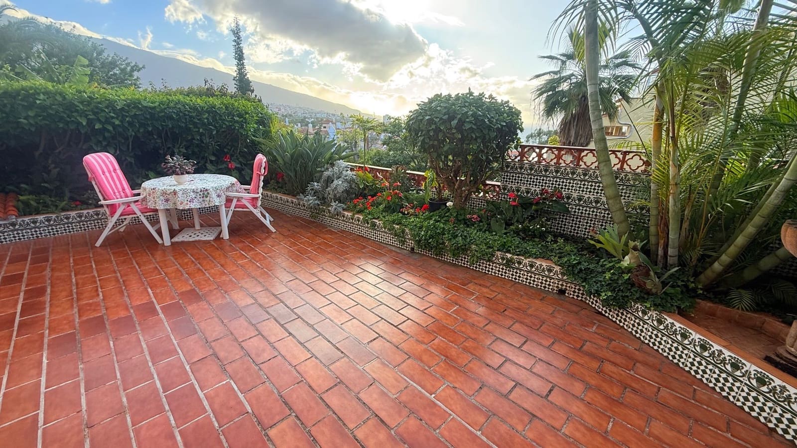 1 bedroom Apartment for sale in Puerto de la Cruz with pool garage - € 335,000 (Ref: 10036346)