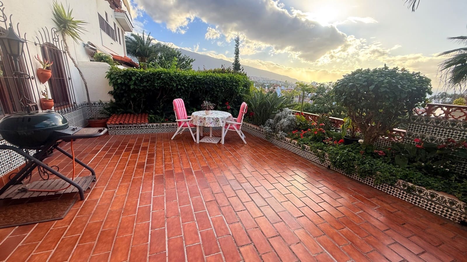 1 bedroom Apartment for sale in Puerto de la Cruz with pool garage - € 335,000 (Ref: 10036346)