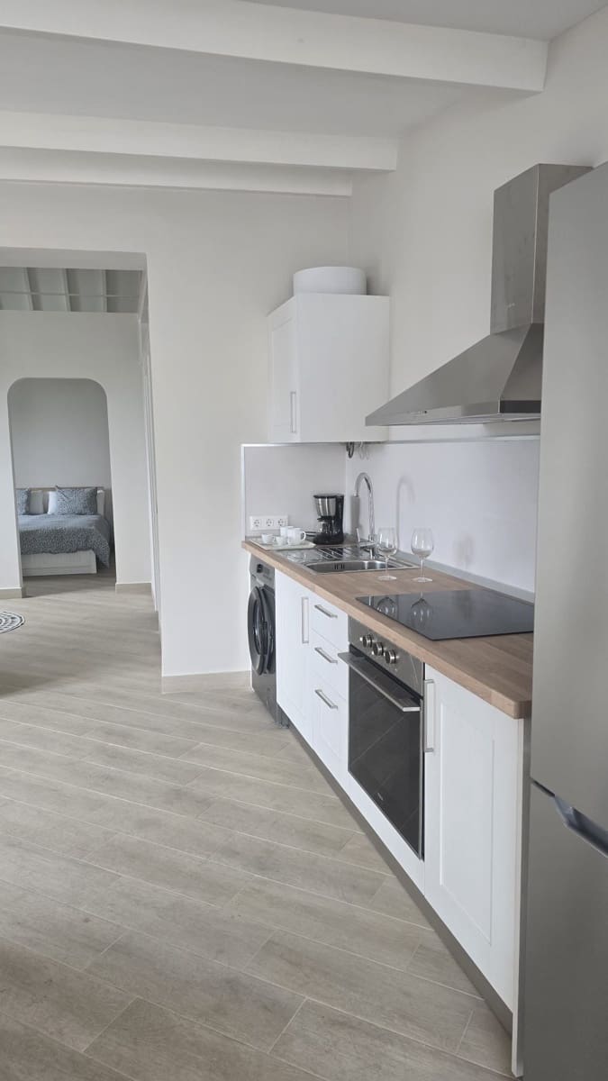 1 slaapkamer Appartement te huur in El Durazno - € 1.000 (Ref: 10085503)