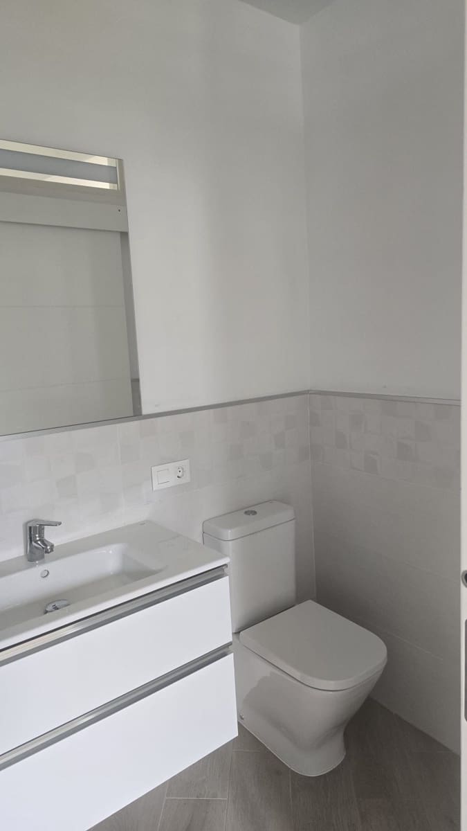 1 slaapkamer Appartement te huur in El Durazno - € 1.000 (Ref: 10085503)