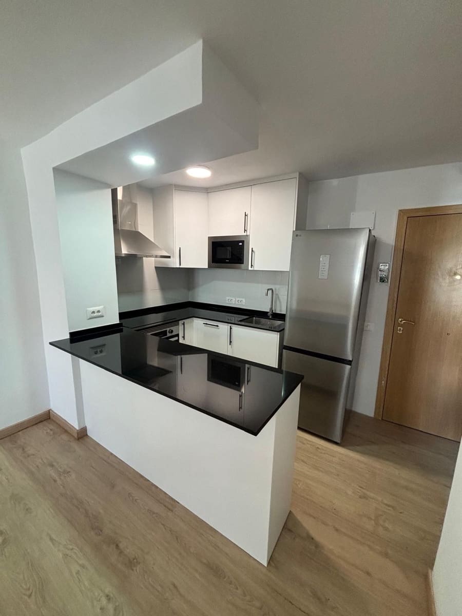 1 quarto Apartamento para arrendar em Puerto de la Cruz - 975 € (Ref: 10114556)