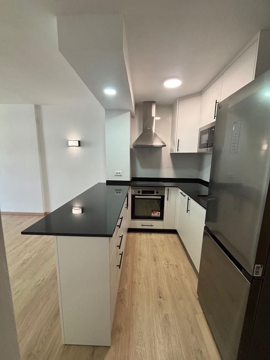 1 quarto Apartamento para arrendar em Puerto de la Cruz - 975 € (Ref: 10114556)