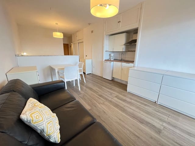 Yksiö vuokrattavana paikassa Puerto de la Cruz mukana uima-altaan 
autotalli - 850 € (Ref: 10123435)
