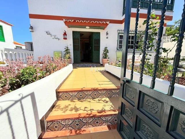 4 slaapkamer Villa te koop in Puerto de la Cruz - € 693.990 (Ref: 8814360)