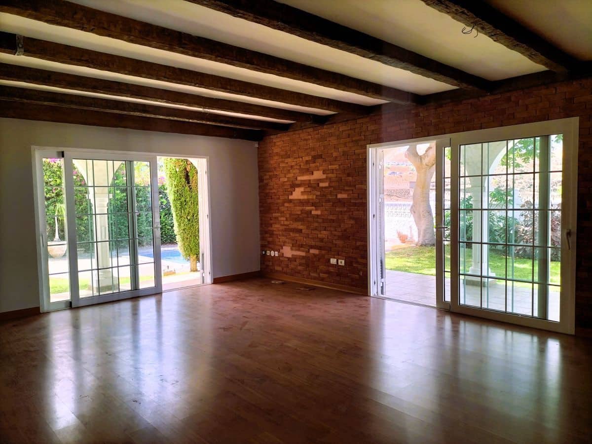 4 makuuhuone Huvila myytävänä paikassa La Orotava mukana uima-altaan 
autotalli - 900 000 € (Ref: 8980820)