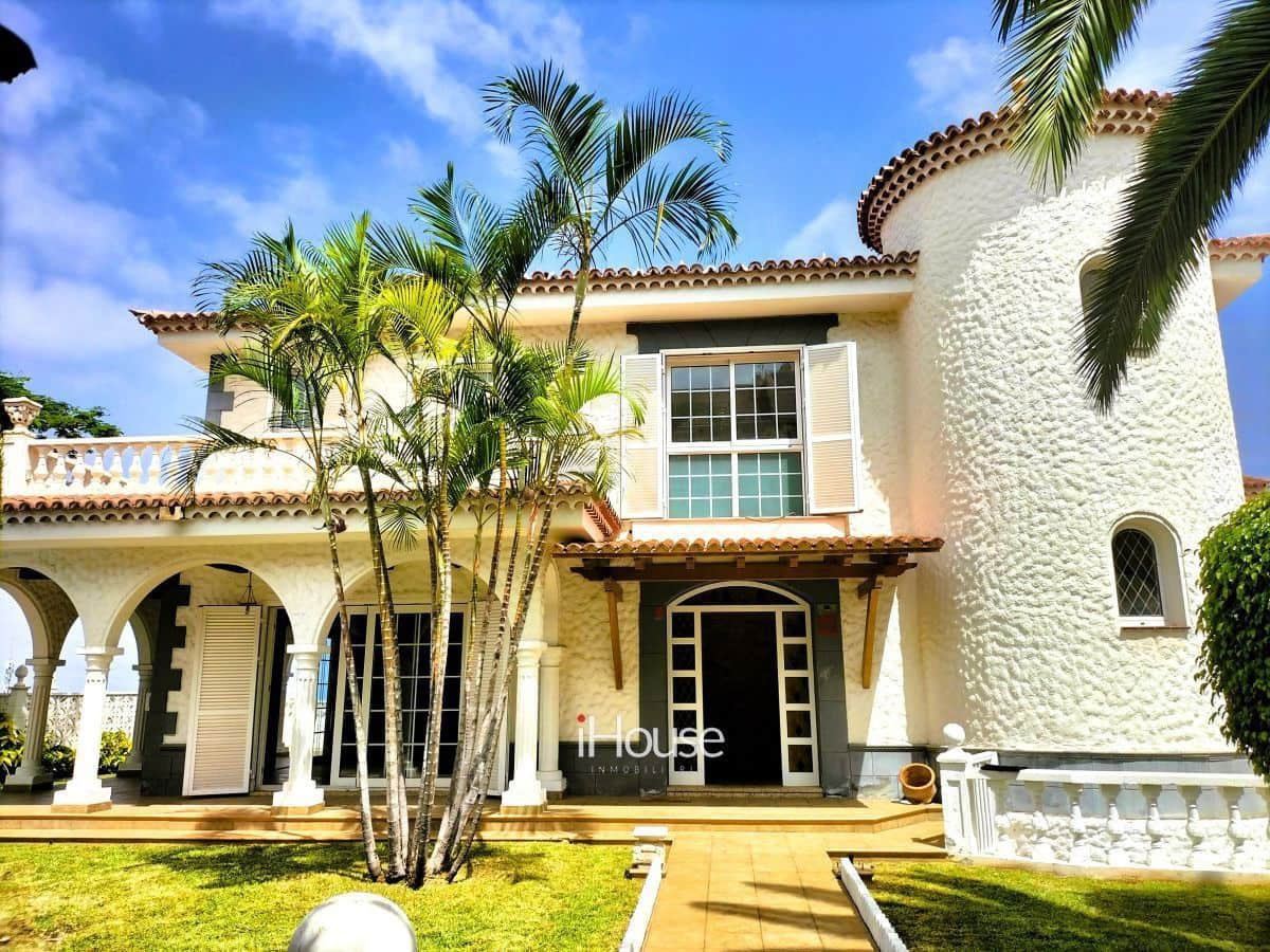 4 makuuhuone Huvila myytävänä paikassa La Orotava mukana uima-altaan 
autotalli - 900 000 € (Ref: 8980820)