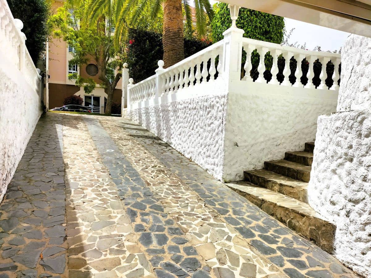 4 makuuhuone Huvila myytävänä paikassa La Orotava mukana uima-altaan 
autotalli - 900 000 € (Ref: 8980820)