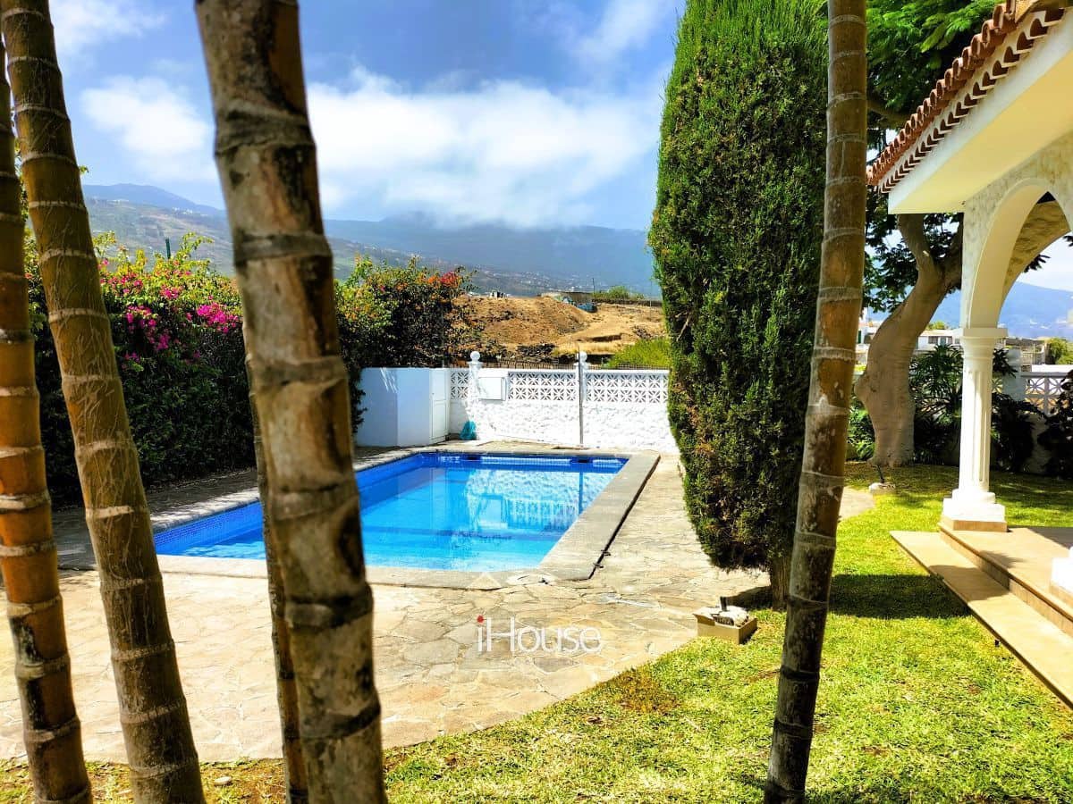 4 makuuhuone Huvila myytävänä paikassa La Orotava mukana uima-altaan 
autotalli - 900 000 € (Ref: 8980820)