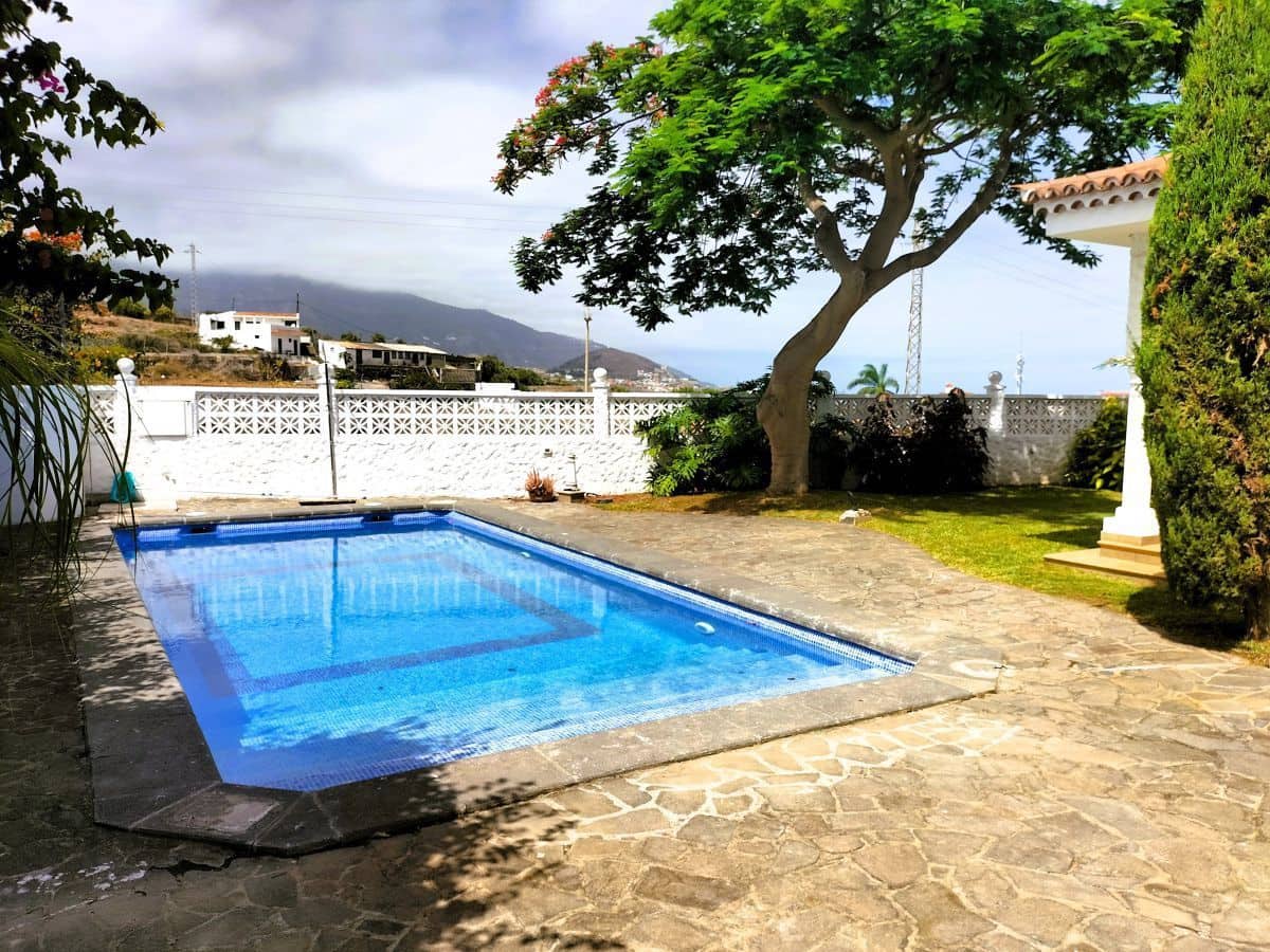 4 makuuhuone Huvila myytävänä paikassa La Orotava mukana uima-altaan 
autotalli - 900 000 € (Ref: 8980820)