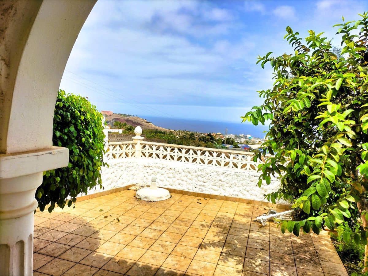 4 makuuhuone Huvila myytävänä paikassa La Orotava mukana uima-altaan 
autotalli - 900 000 € (Ref: 8980820)